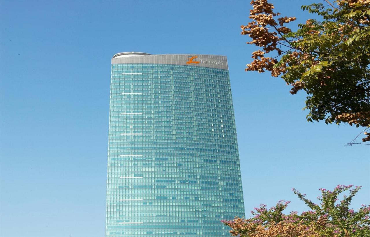Hotel The Landis Tchaj-čung Exteriér fotografie Headquarters of the Orange Group in Madrid, Spain