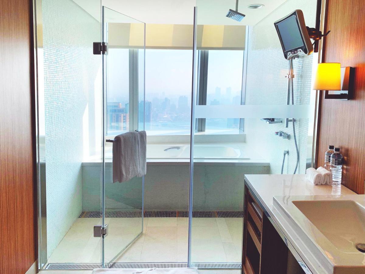 Hotel The Landis Tchaj-čung Exteriér fotografie A shower enclosure